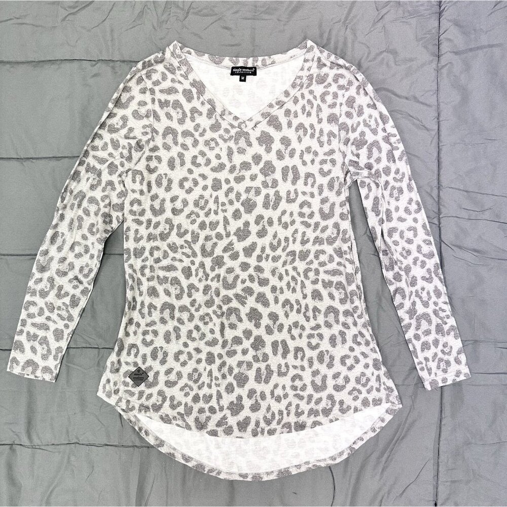 Simply Southern Shirt Womens Medium Gray Long Sleeve Leopard Print Casual Dressy